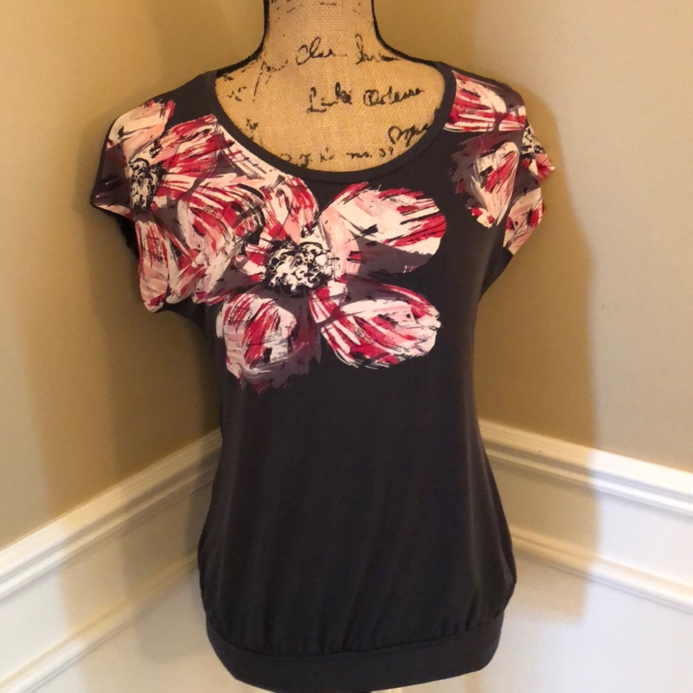 Outback Red scoop neck floral top size XS